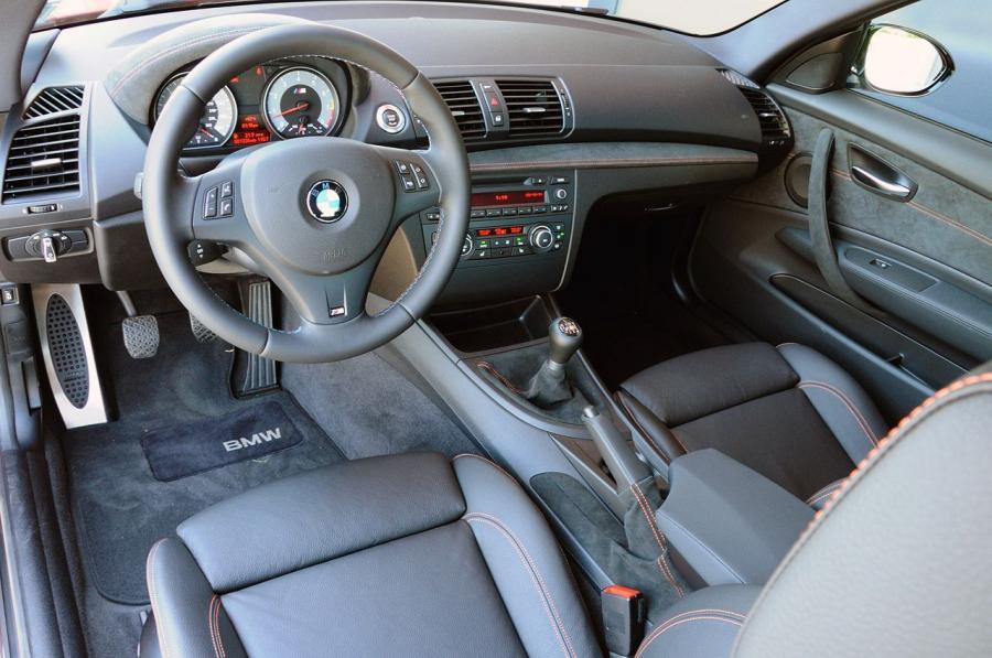  BMW 1-Series M Coupe 2011 года  (фото 17 из 76)